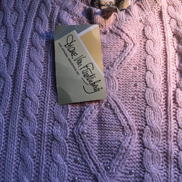 Diane Von Furstenberg pearls& short sleeve sweater - Picture 6 of 6